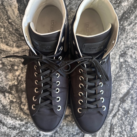 Louis Vuitton Damier Graphite Pattern Nylon Sneakers - Picture 8 of 11